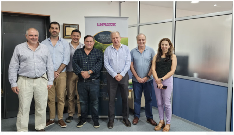 Reunion con presidente de INASE y autoridades